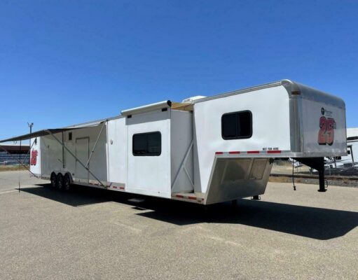 Discover the Comfort and Convenience of a Race Trailer with Living Quarters